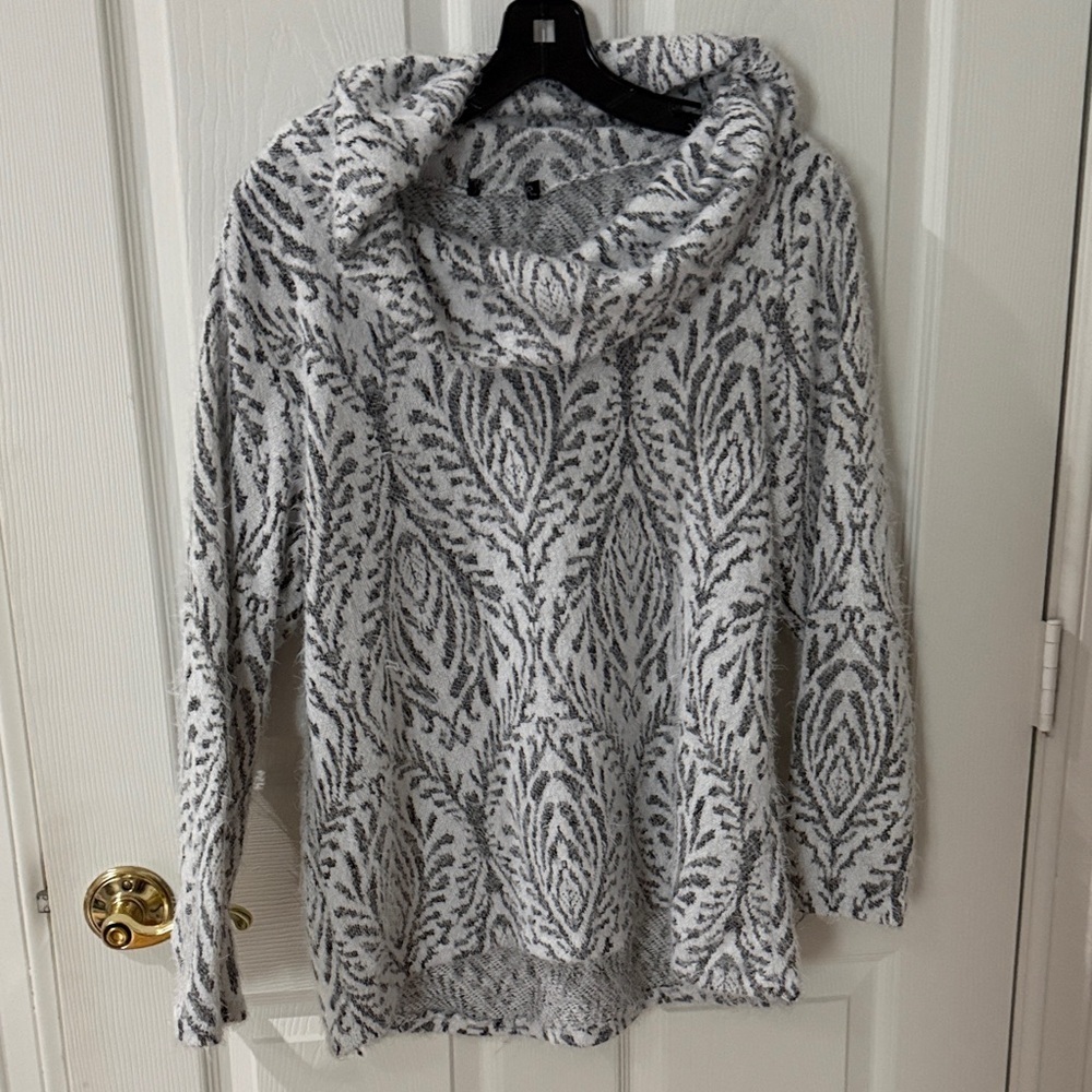 Cozy Gray and White Patterned Sweater cowl neck large